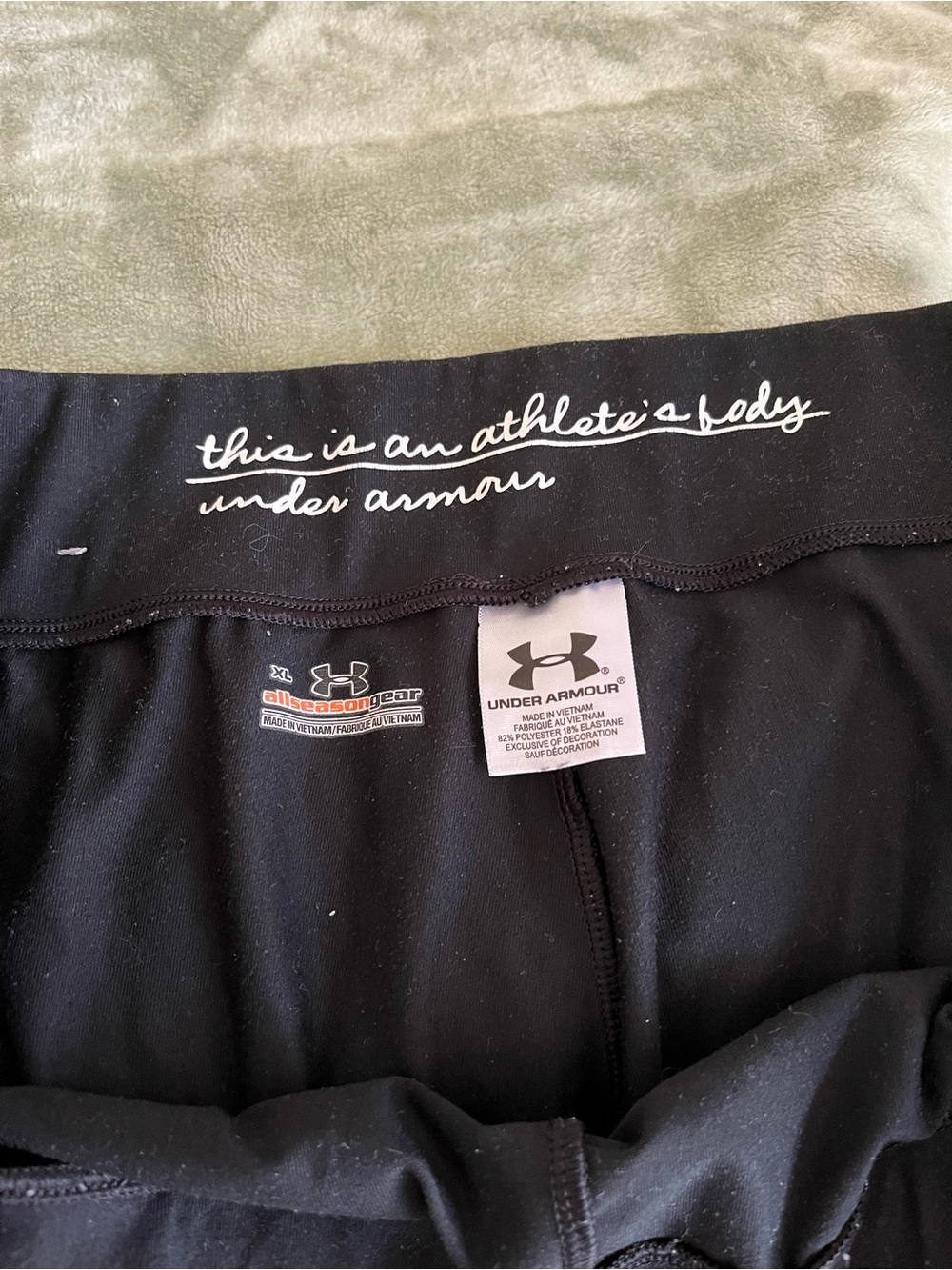 Under Armour Black Athletic cropped - Picture 4 of 4
